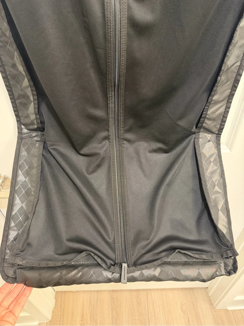 Hartmann Herringbone Hanging Garment Bag Travel Suit Carrier Black